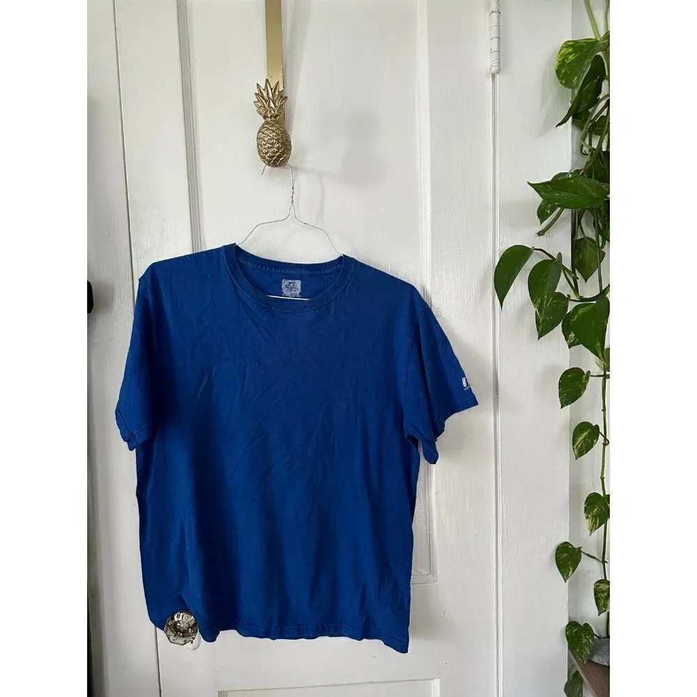Russell Men’s size Large blue t shirt